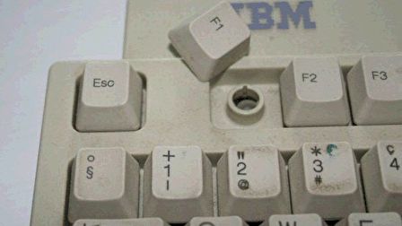 Csúnya F1 baleset, Button kiesett